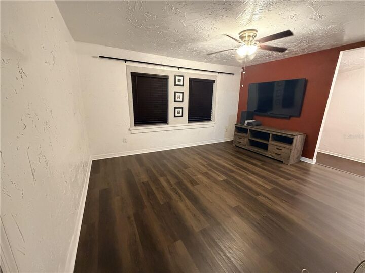 Property Photo:  1707 W Comanche Avenue  FL 33603 