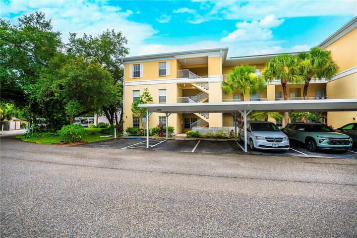 Property Photo:  19355 Water Oak Drive 101  FL 33948 