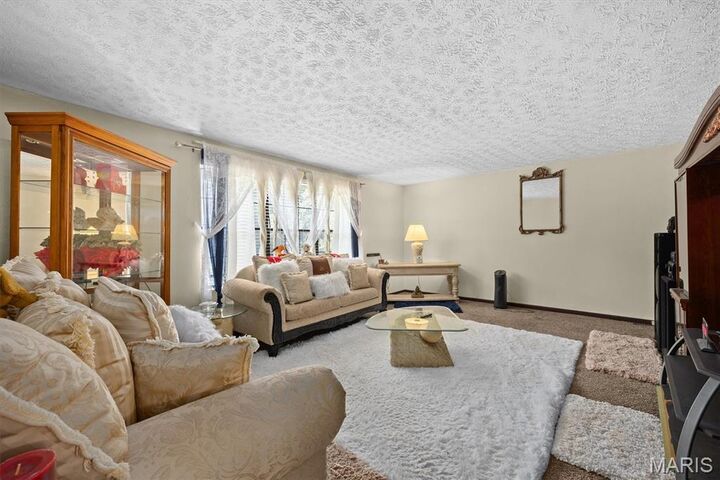 Property Photo: 27 Oakleigh Drive IL 62223
