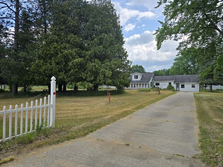Property Photo: 14160 New Millpond Road MI 49307