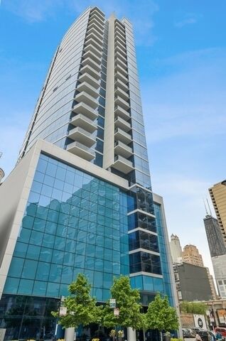 Property Photo: 110 W Superior Street 2603 IL 60654