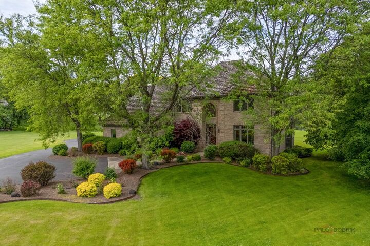 Property Photo: 5420 Belmont Court IL 60048