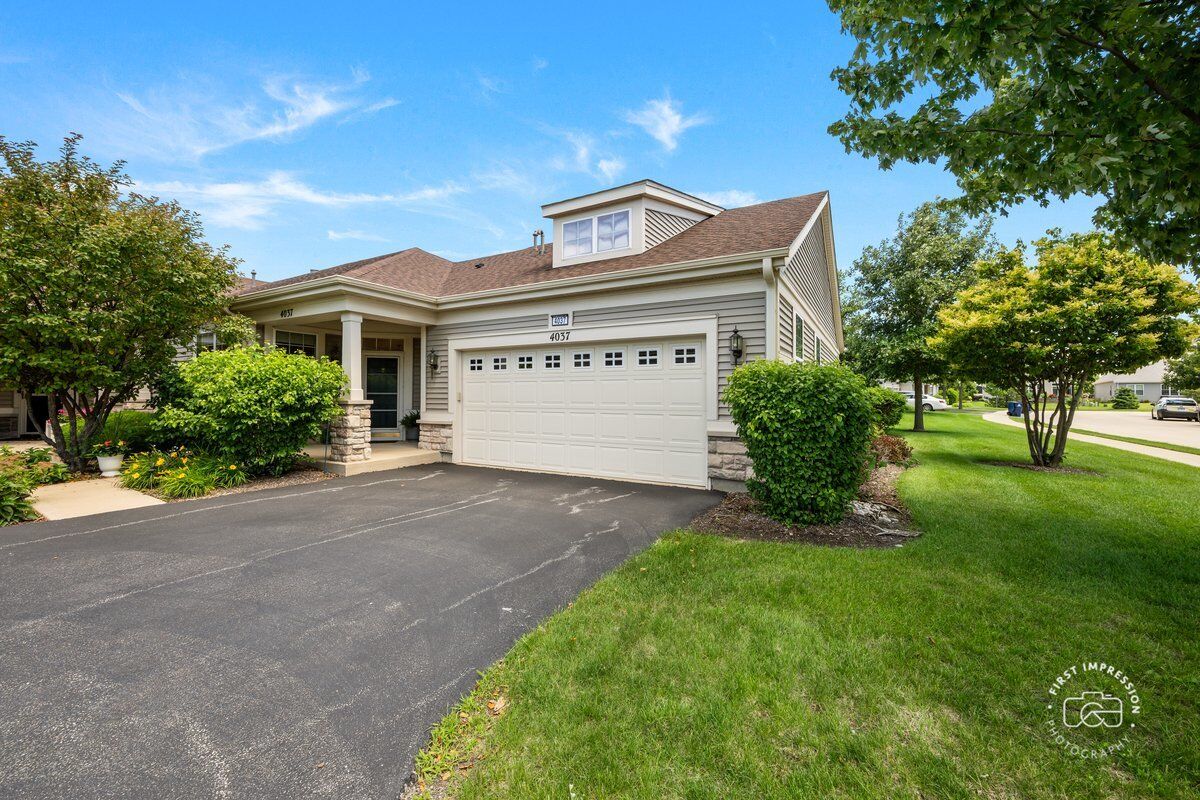 Property Photo:  4037 Candlewood Lane 4037  IL 60564 