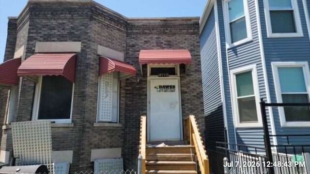Property Photo: 6712 S Eberhart Avenue IL 60637
