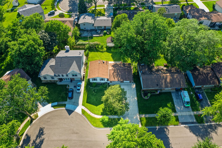 Property Photo: 7798 Asbury Circle S IL 60133