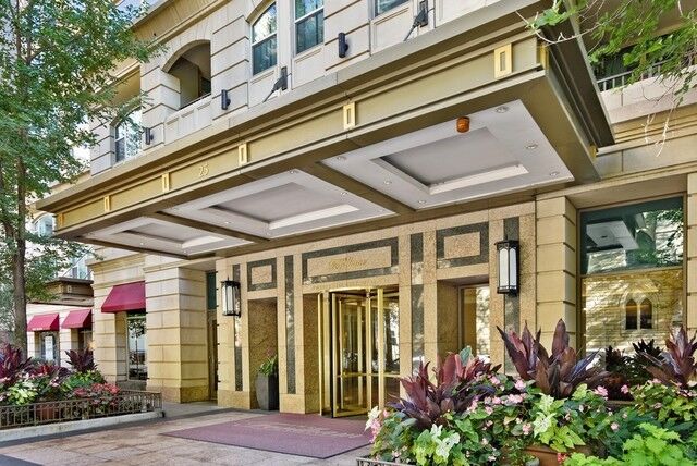 Property Photo:  25 E Superior Street 2102  IL 60611 
