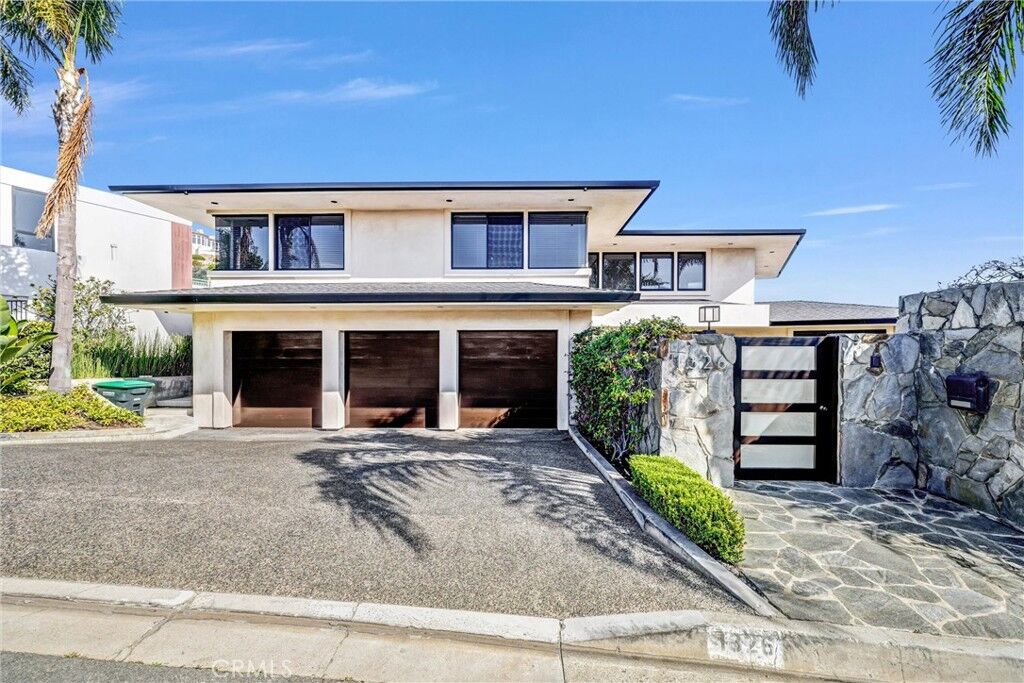 Property Photo: 1326 Skyline CA 92651