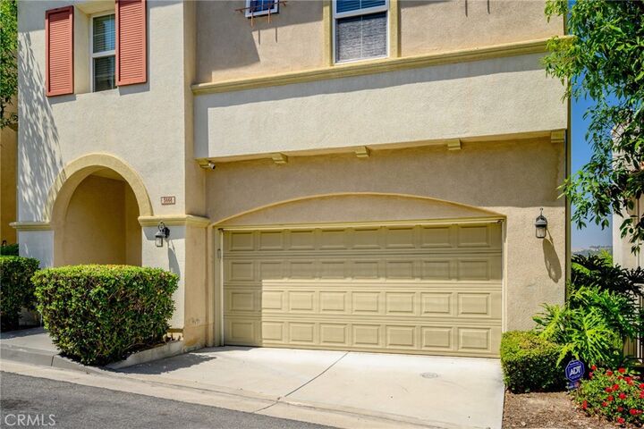 Property Photo: 5668 Como CA 91367