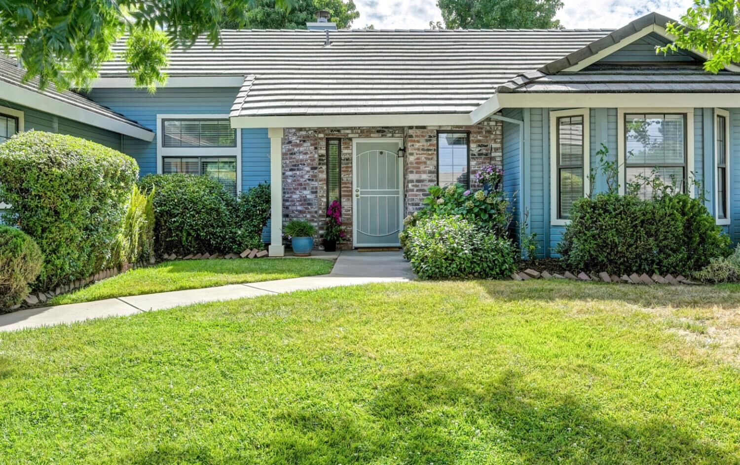 Property Photo:  961 1st Street  CA 95632 