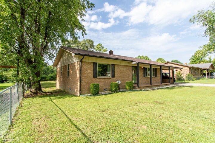 Property Photo: 814 W 5th Street AR 72434