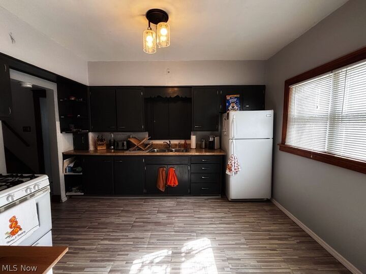 Property Photo:  107 N Hartford Avenue  OH 44509 