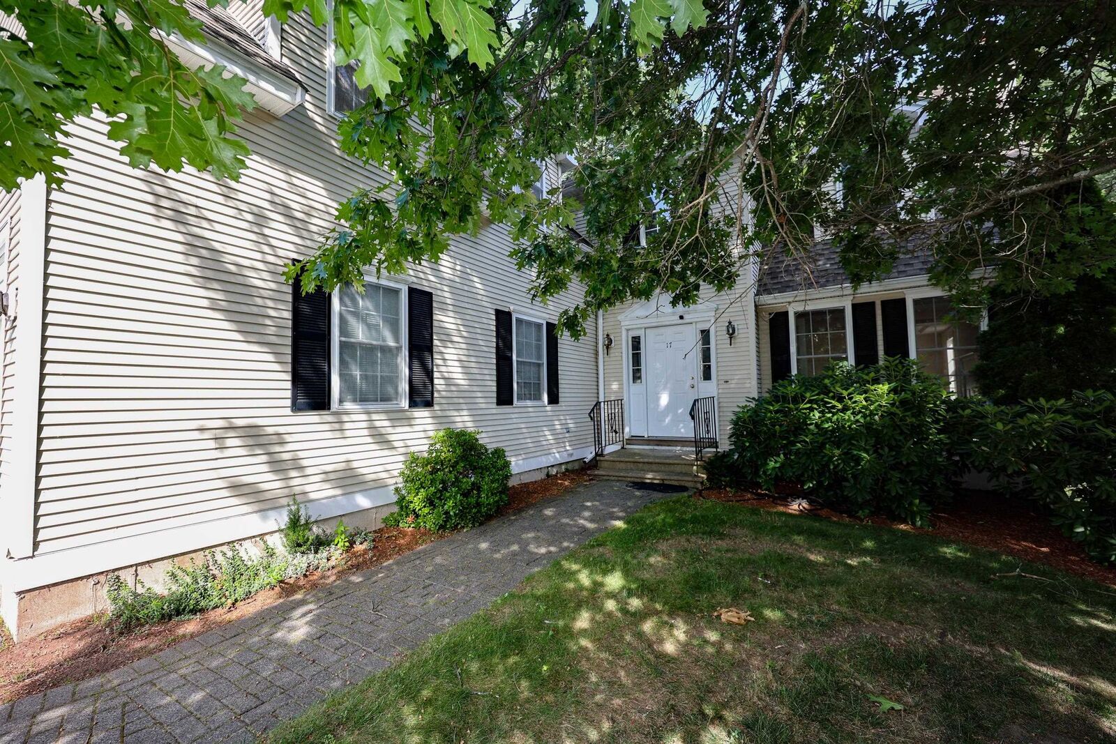 Property Photo: 17 Glencliff Way NH 03063