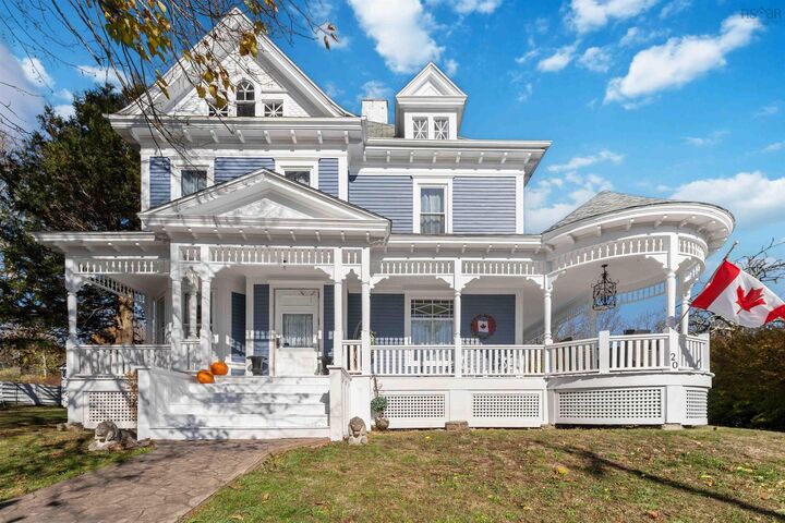 Property Photo: 20 Victoria Avenue NS B0W 3T0