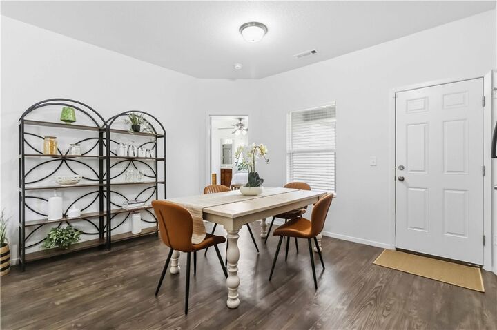 Property Photo:  7850 Bridgegate Avenue  AR 72762 