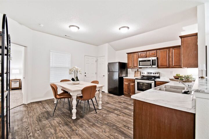 Property Photo:  7850 Bridgegate Avenue  AR 72762 