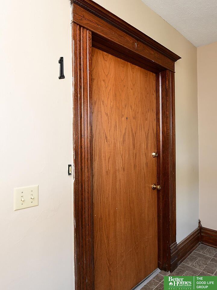 Property Photo:  705 6th Avenue  NE 68354 