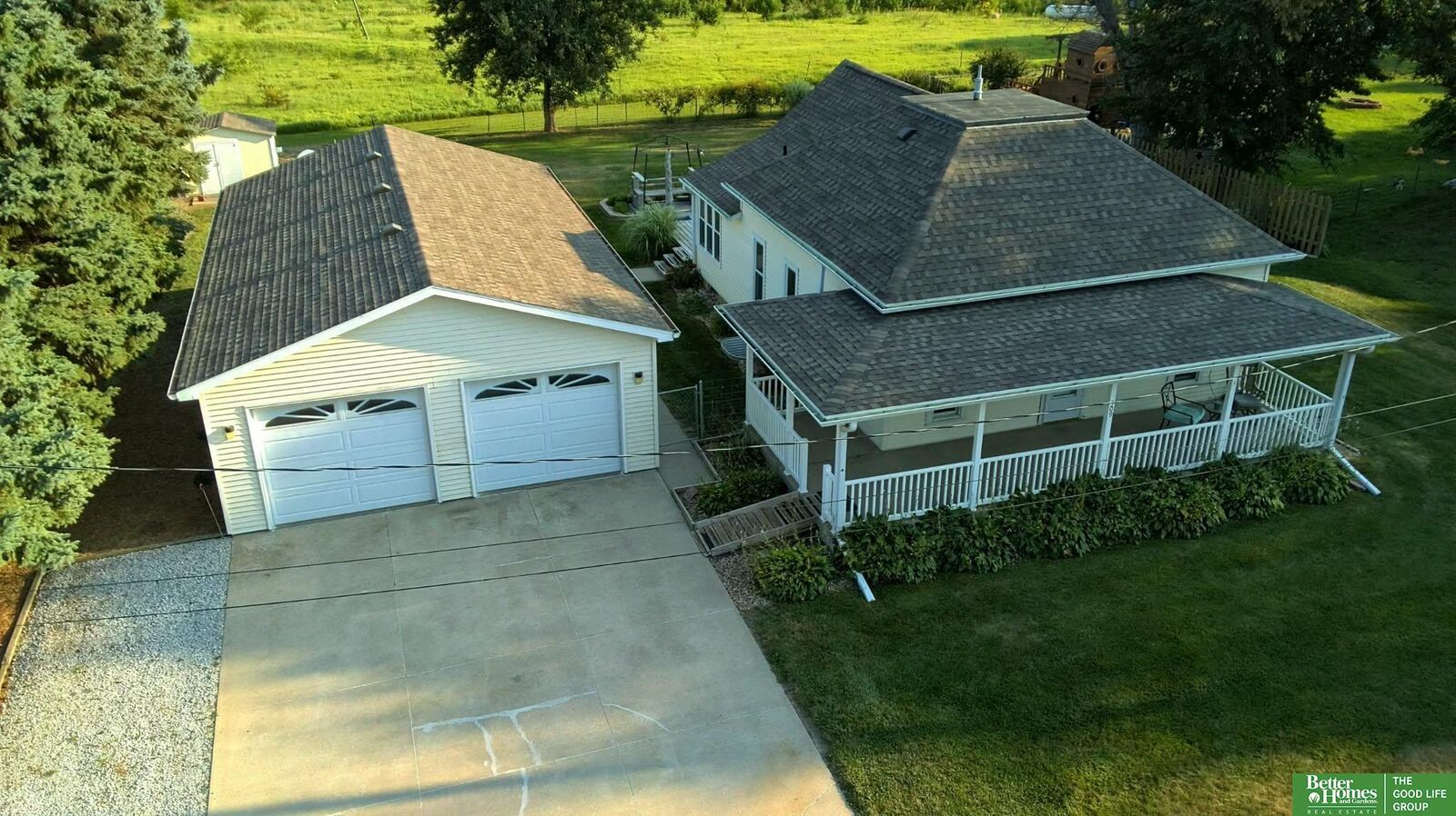 Property Photo: 309 E P NE 68401