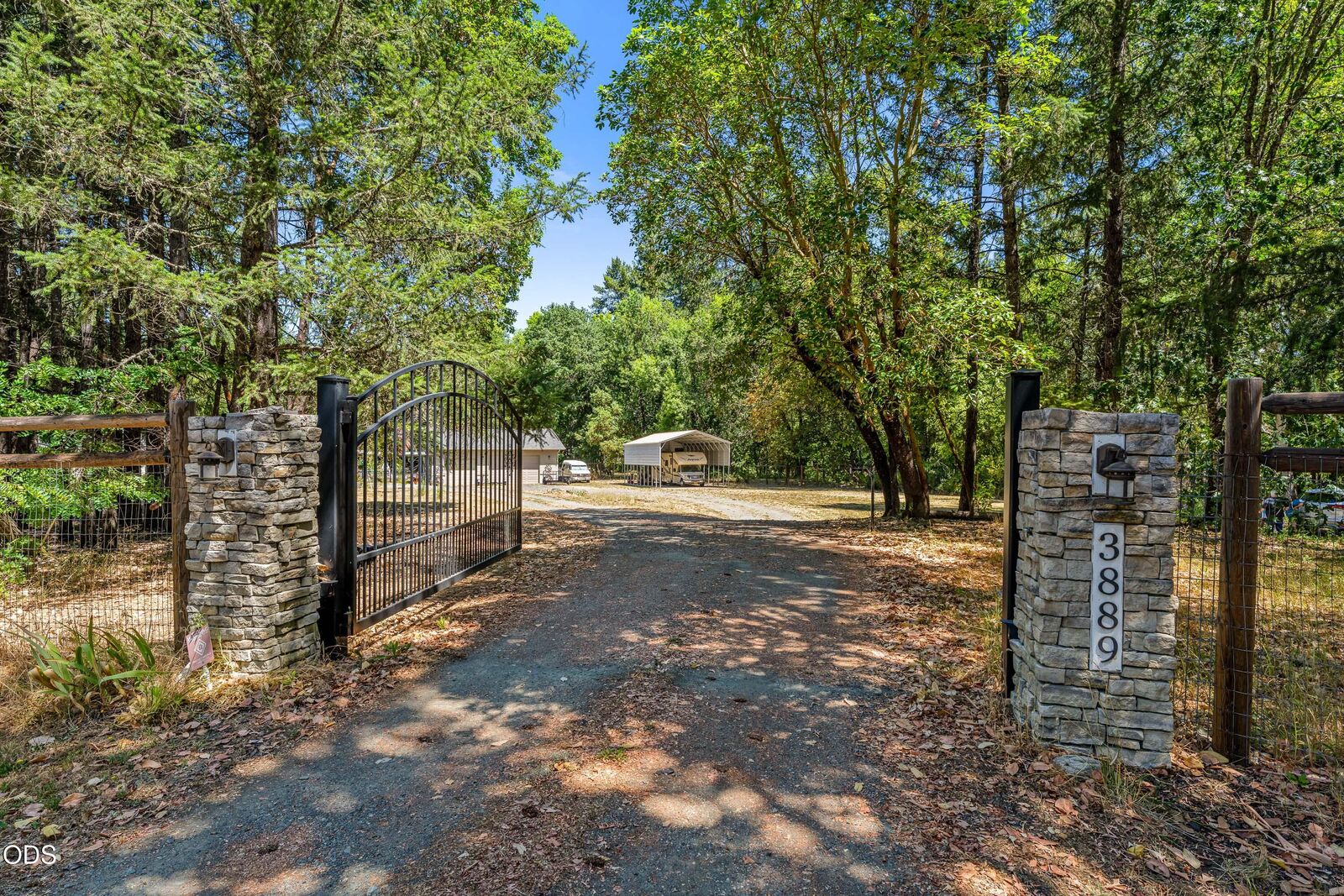Property Photo: 3889 Williams Highway OR 97527