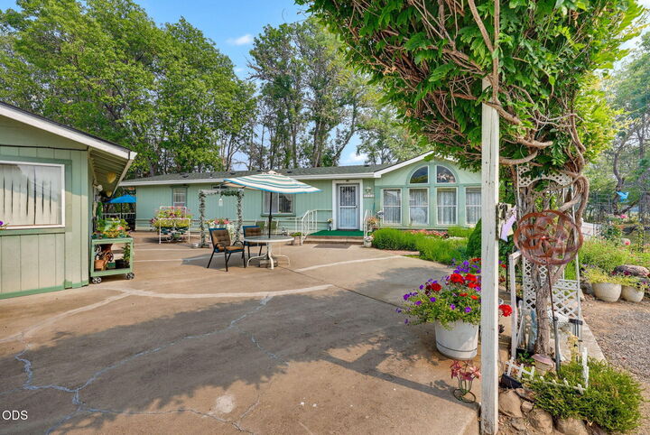 Property Photo:  9561 Hwy-140  OR 97524 