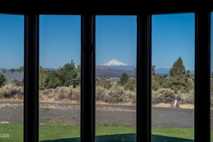 Property Photo:  105 SE Barber Road  OR 97741 
