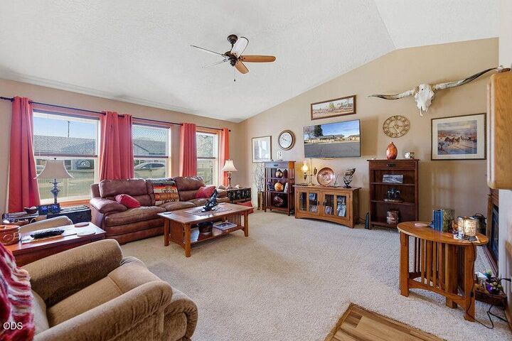Property Photo:  1263 NE Powell Lane  OR 97754 