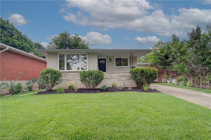 Property Photo: 163 Lynnbrook Crescent ON N2L 4X2