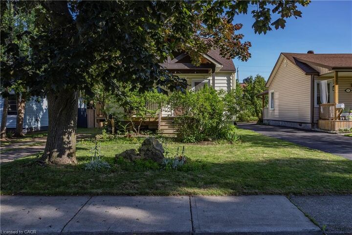 Property Photo: 15 Spencer Avenue ON L9H 1E7