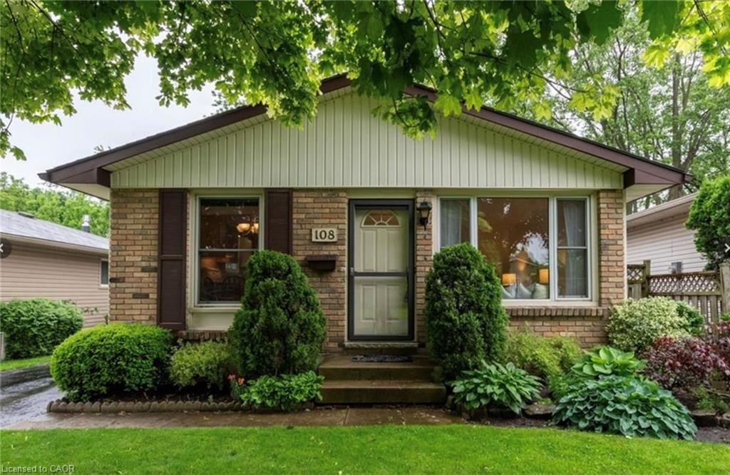 Property Photo: 108 Culver Crescent ON N5V 3G4