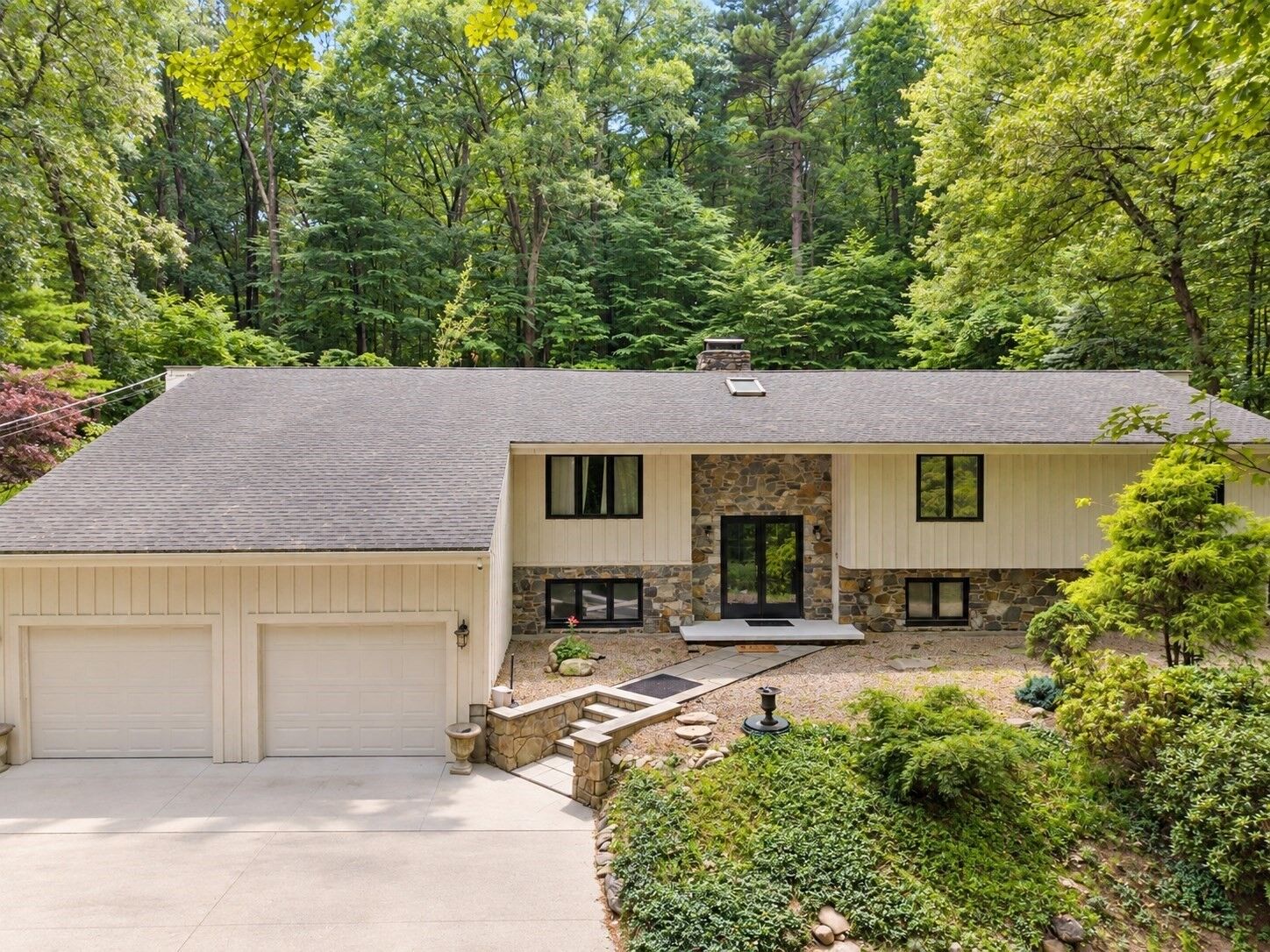 Property Photo:  92 Brook St  MA 01749 
