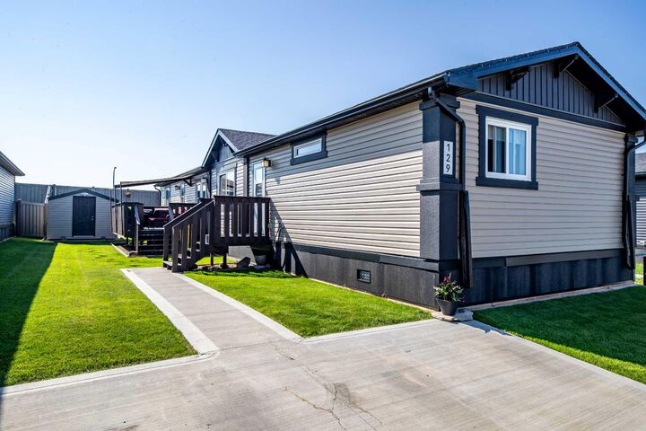84 Ave 129-11850 — photo 1