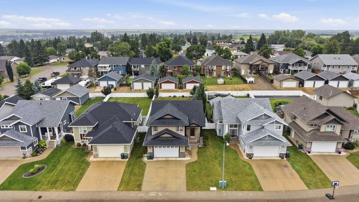 Property Photo: 3908 49 Avenue AB T4J 0B6