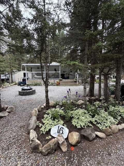 Property Photo: 16 Timber Circle AB T0M 1X0