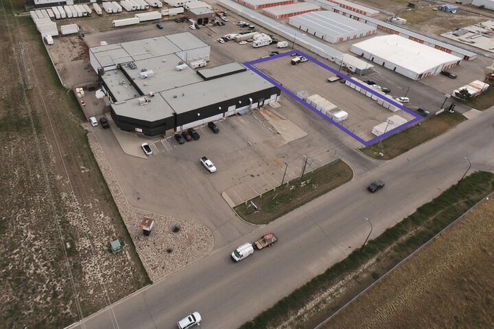 Property Photo:  2525 36 Street N 0.56-Acres  AB T1H 5L1 