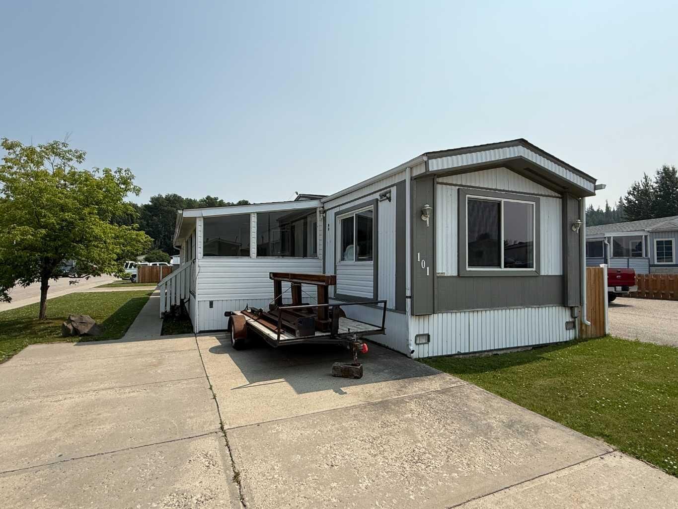 Property Photo: 101 Litke Cove AB T7V 1A7