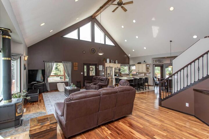 Property Photo: 41104 Range Road 274 AB T4L 2N1