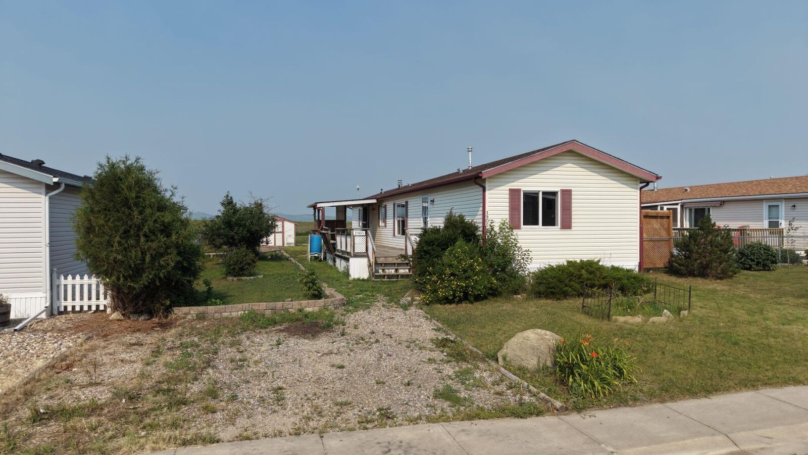 Property Photo: 1905 29 Avenue AB T0L 1R0