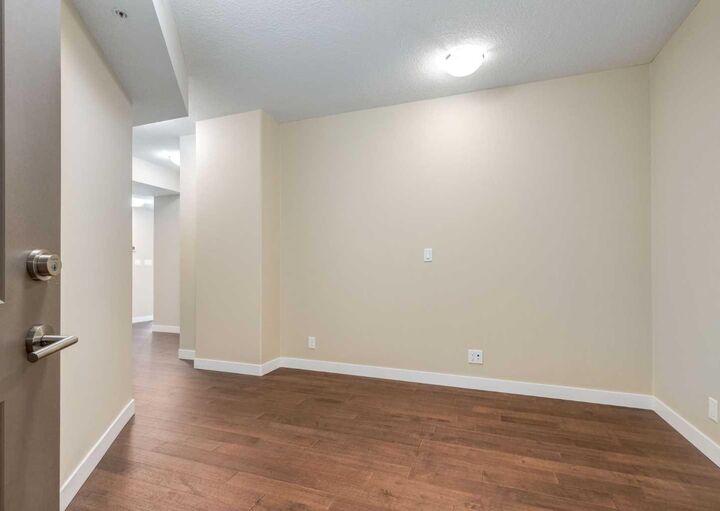 Property Photo: 32 Varsity Estates Circle NW 408 AB T3A 2Y1
