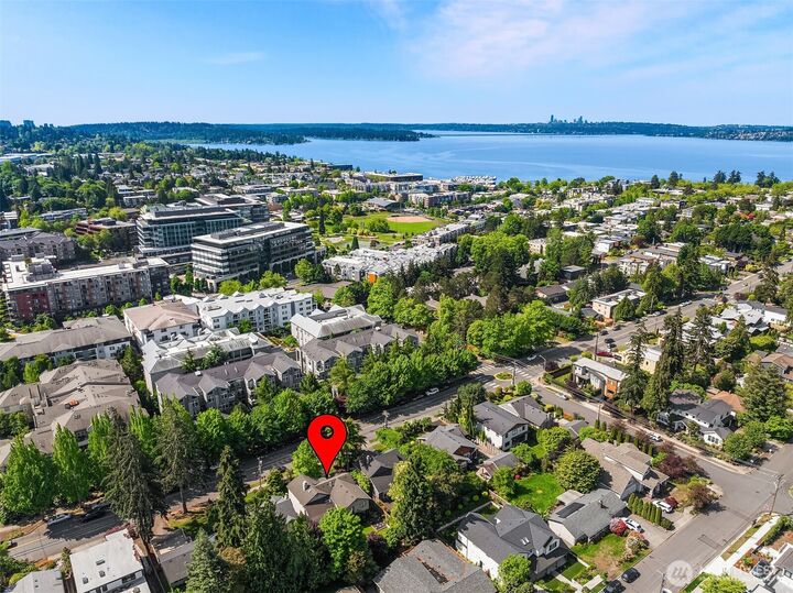 Property Photo: 524 7th Ave WA 98033