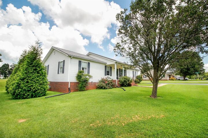 Property Photo:  107 Eastland Court  KY 42127 