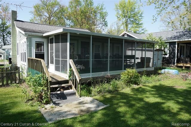 Property Photo:  11853 Patterson Lake Dr  MI 48169 