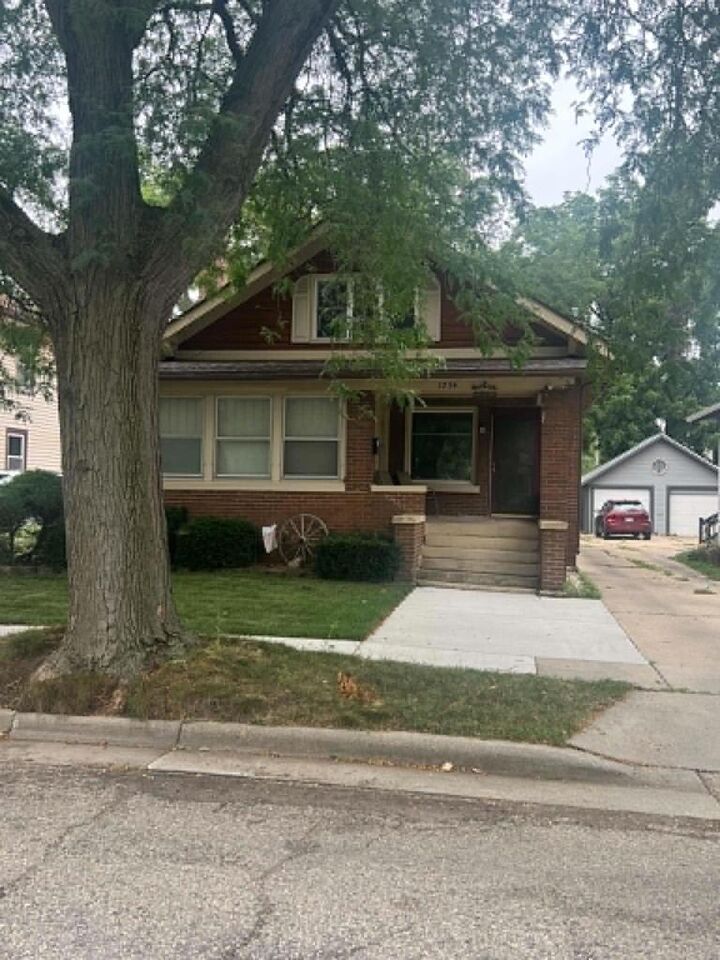 Property Photo: 1234 E Porter Avenue WI 53511