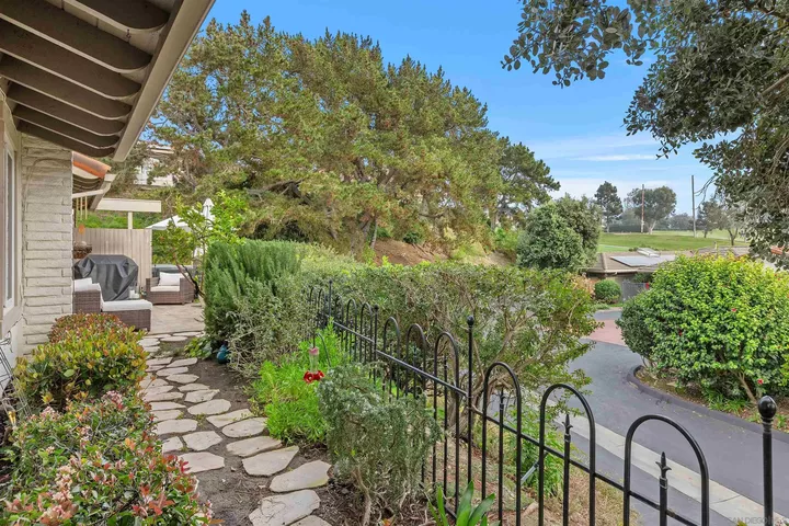 Property Photo: 115 Vallarta Ct CA 92075