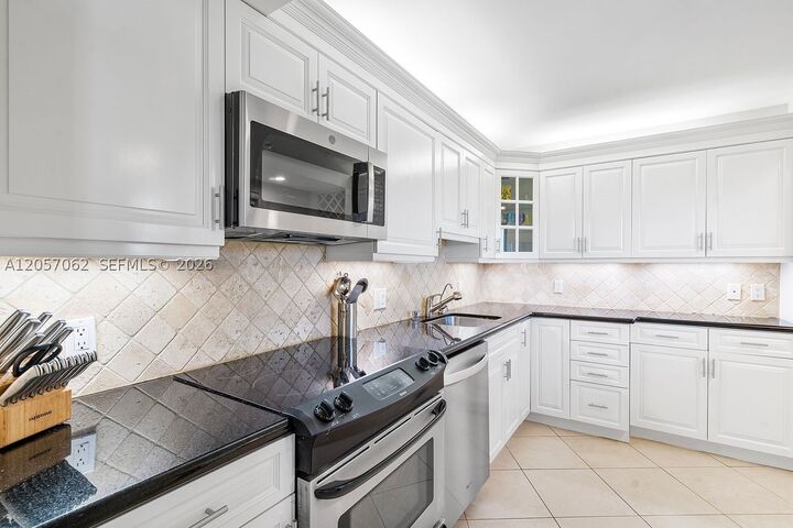 Property Photo: 400 Ocean Trail Way 302 FL 33477