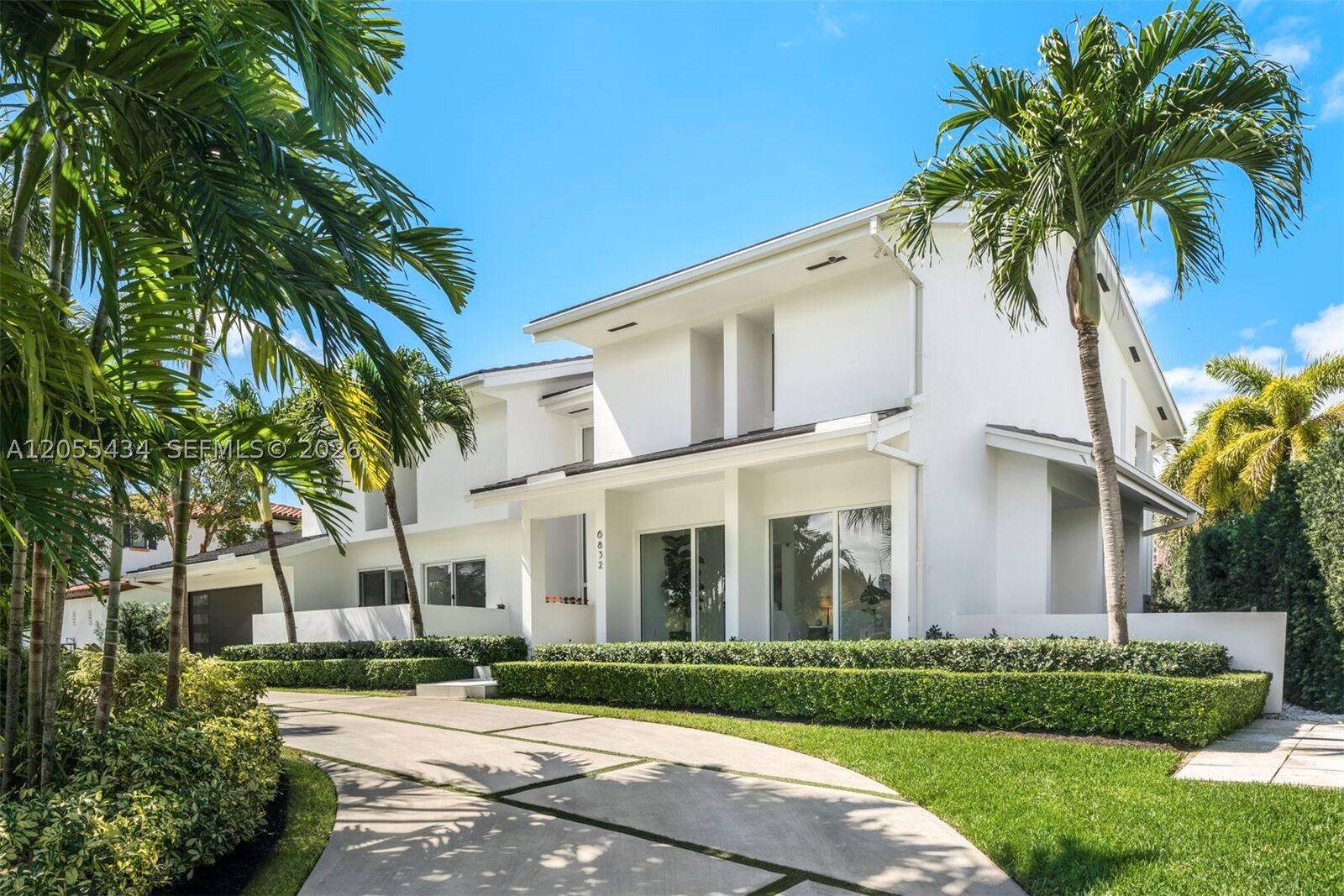 Property Photo:  6832 Sunrise Ct  FL 33133 