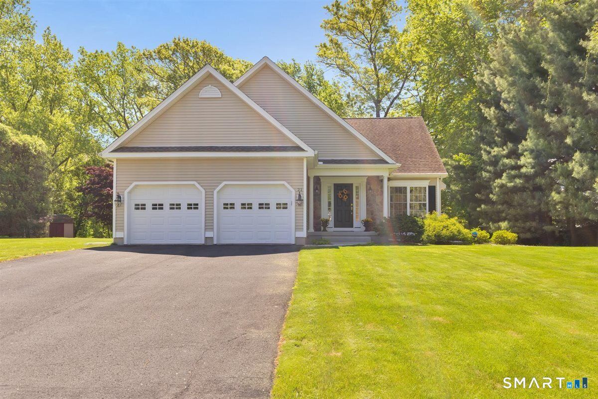 Property Photo:  21 Church Terrace  CT 06111 