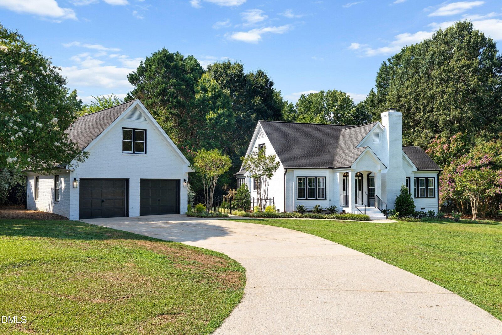 Property Photo:  809 Kinsman Court  NC 27603 