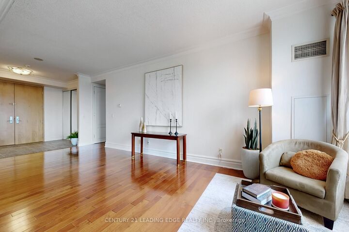 Property Photo: 62 Suncrest Boulevard Lph9 ON L3T 7Y6