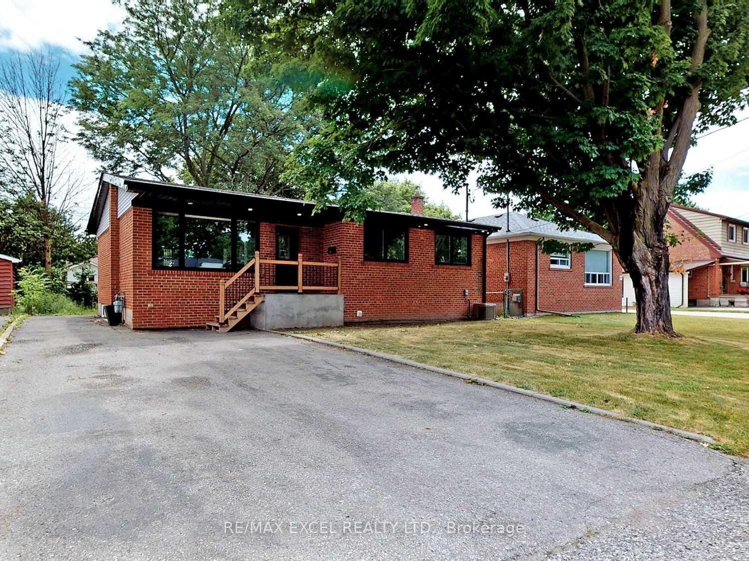 Property Photo:  91 Rockport Crescent  ON L4C 2L9 