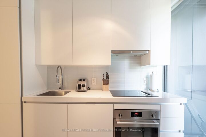 Property Photo: 38 Stewart Street 409 ON M5V 0H1