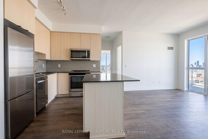 Property Photo: 4655 Glen Erin Drive 1003 ON L5M 0Z1